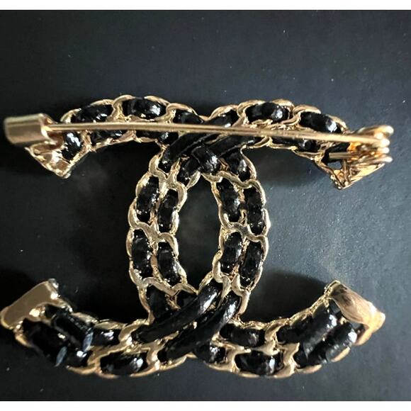 CHANEL Chain Black Leather Crystal Gold Brooch A23 (CHXX005) - Picture 8 of 9